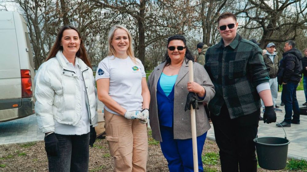 Владимир Сальдо: В Геническе прошла акция «Семейный лес» — часть Всероссийского эколого-просветительского и патриотического проекта, приуроченного к 80-летию Великой Победы и Году защитника Отечества