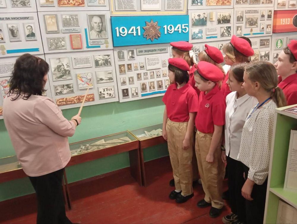 Память о героях жива: круглый стол юнармейцев в Приморске