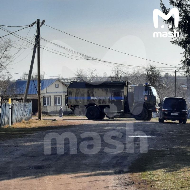 Взрывное устройство нашли под машиной бывшего военкома Чувашской Республики Бахтиёра Холикова