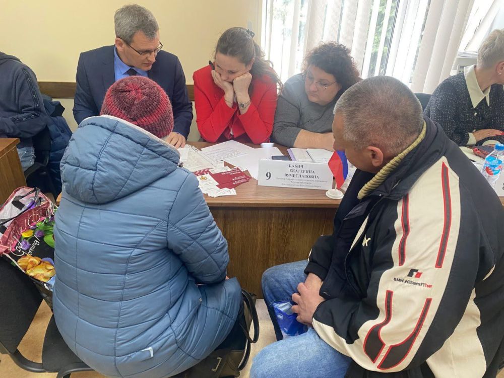 Госюрбюро Херсонской области приняло участие в выездном приеме граждан совместно с мобильной приёмной губернатора Херсонской области в пгт