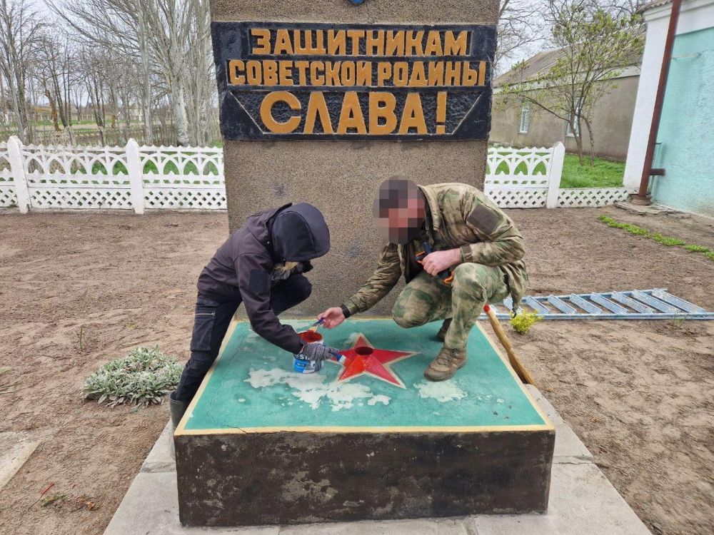Памятники героям Великой Отечественной войны облагораживают по всему Скадовскому округу