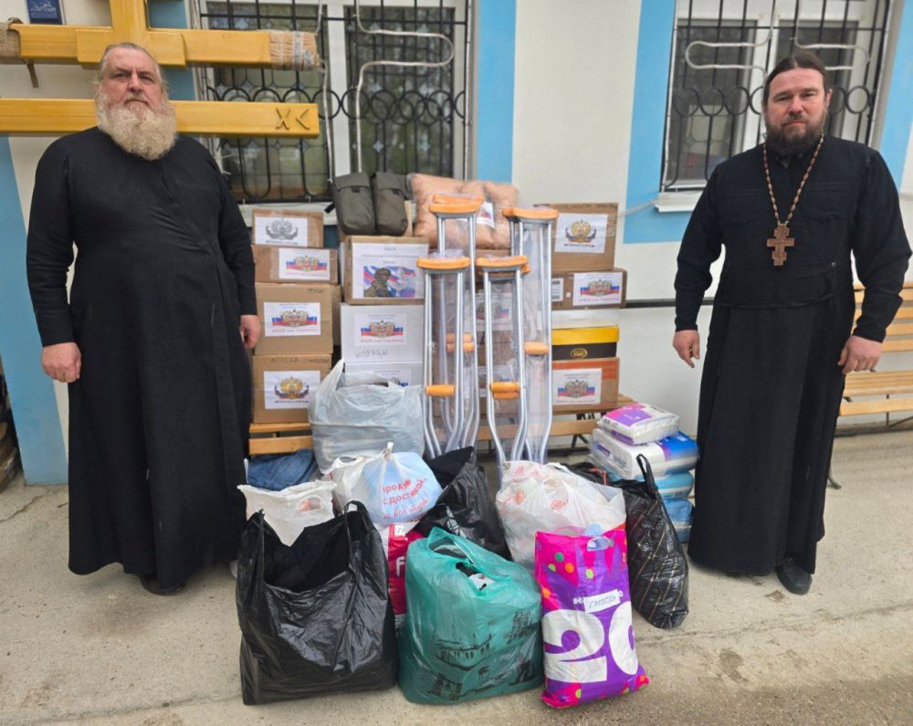 Один из полевых госпиталей на Херсонском направлении получил гумпомощь от волонтерской группы "Плечом к плечу" (рук