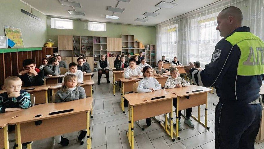 Для школьников села Железный Порт провели урок дорожной безопасности