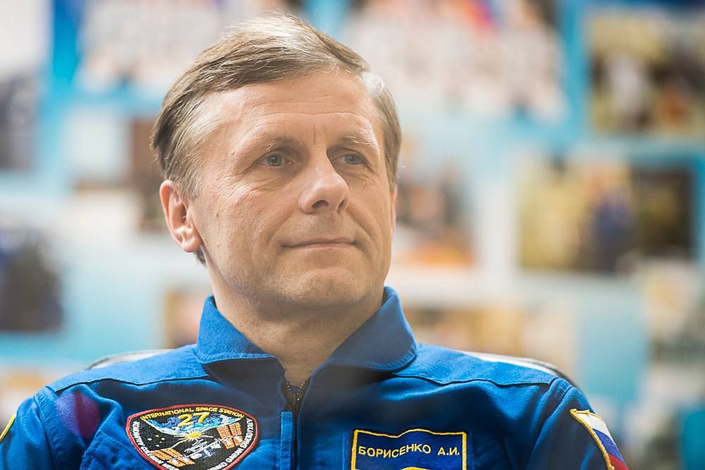 В День космонавтики летчик-космонавт Андрей Борисенко дал интервью нашим коллегам из Запорожского агентства новостей и ответил на простые вопросы о космосе, собранные активистами молодежных организаций: