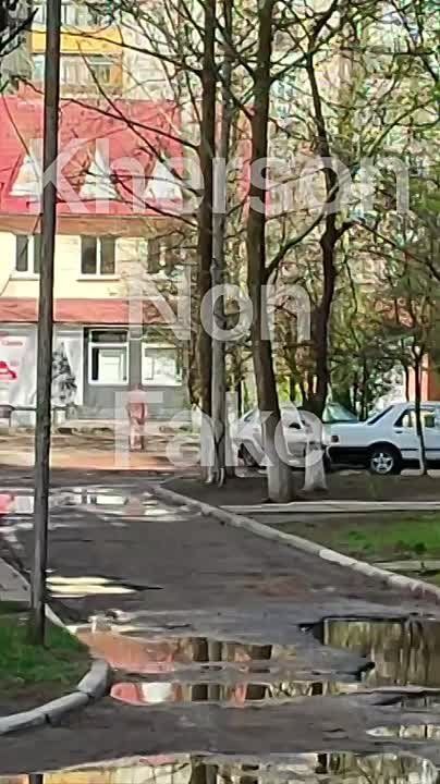 Таврик, сегодня.. В районе проспекта 200-лет Херсона (в Таврическом микрорайоне) зафиксирован голый мужчина — сообщают очевидцы
