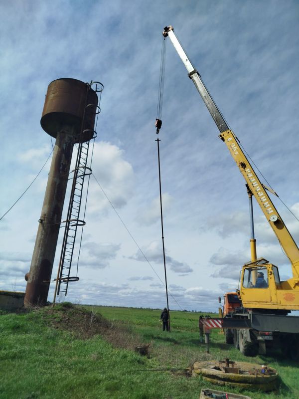 Установка нового насоса на резервную башню в селе Рубановка