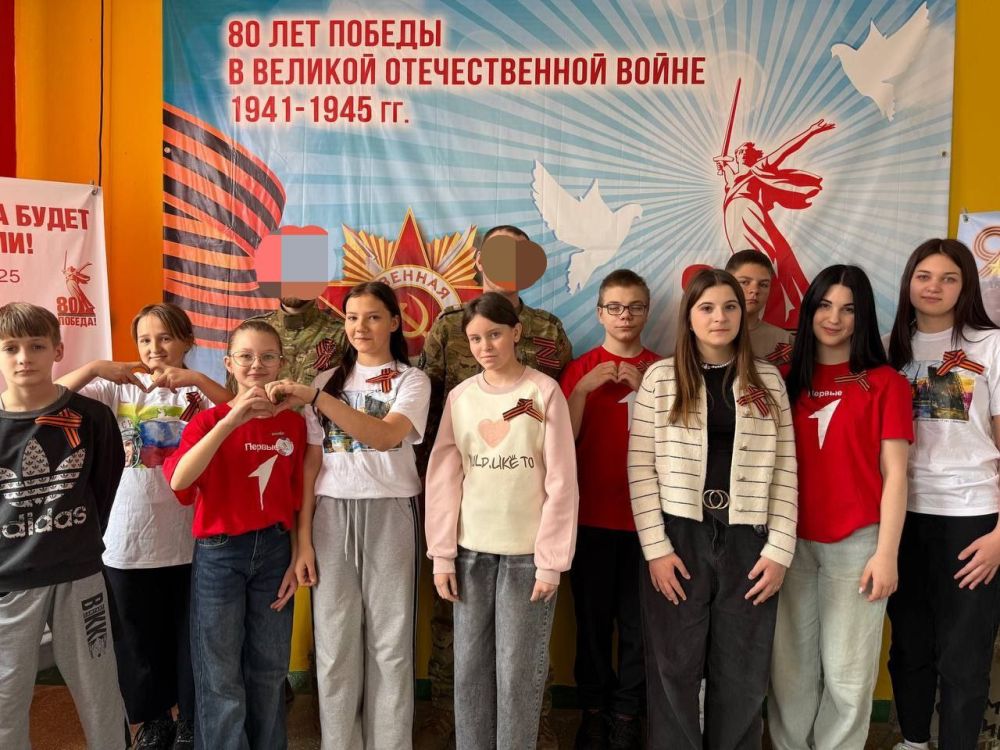 Активисты Асканийской школы почтили память узников концлагерей