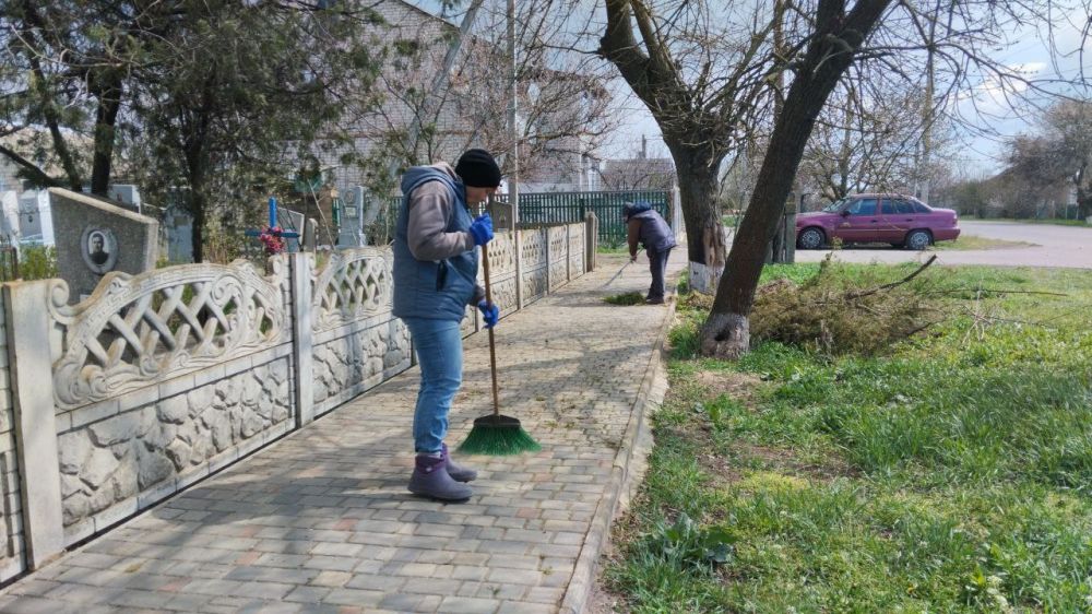 Александр Дудка: МБУ «Джарылгач» поддерживает порядок на старом кладбище