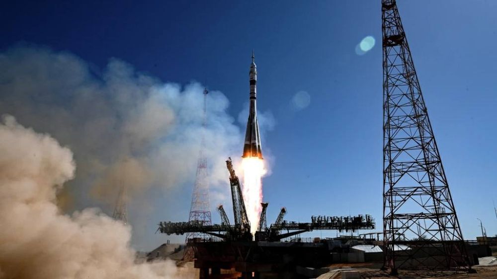 Владимир Сальдо поздравил россиян с Днём космонавтики