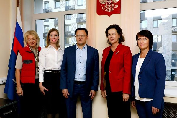 Сегодня мы поздравляем работников медицинских служб уголовно-исполнительной системы Российской Федерации