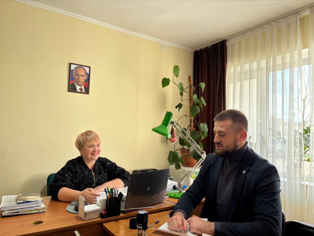 Аппарат Каховского Совета депутатов тесно взаимодействует с Администрацией округа