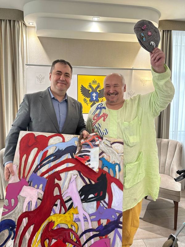 Руководитель Постоянного Представительства Херсонской области при Правительстве РФ Владимир Боделан провел рабочую встречу с известным художником с таврическими корнями Гарри Зухом