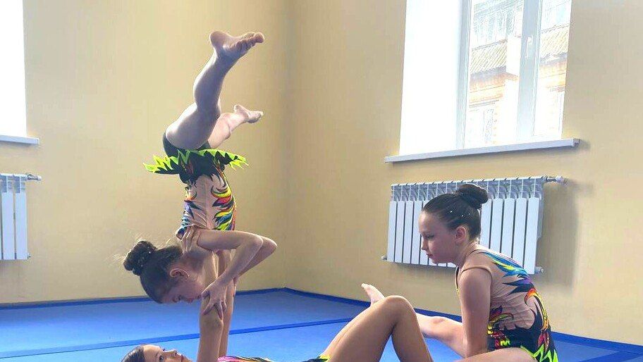 Генические спортсмены стали чемпионами области по спортивной акробатике