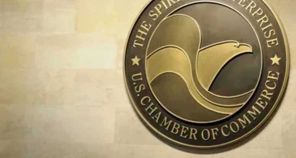 Американская торговая палата официально предложит отменить запрет на инвестиции в Россию, а также снять санкций с самых крупных банков и важных секторов экономики