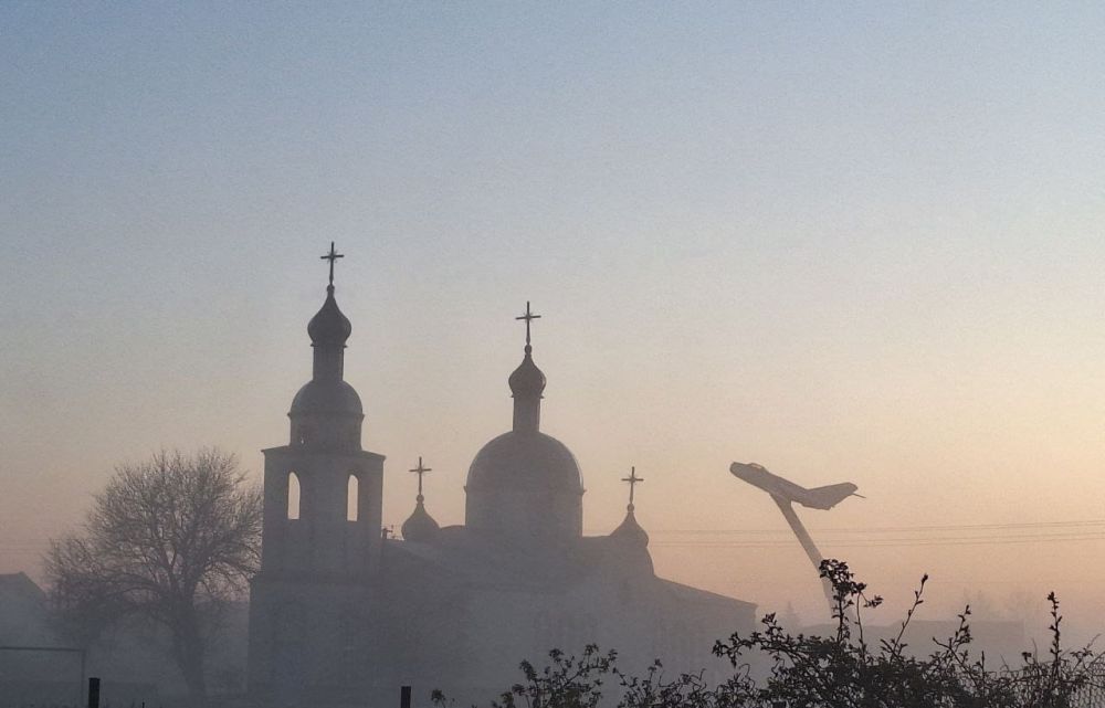 Рассвет в с. Раздольное. Фото нам прислала наша подписчица из Раздольного Давайте вспомним, как это прекрасно — встречать рассвет! Давно ли вы наслаждались этим волшебным моментом, когда сквозь утреннюю легкую туманную дымку...