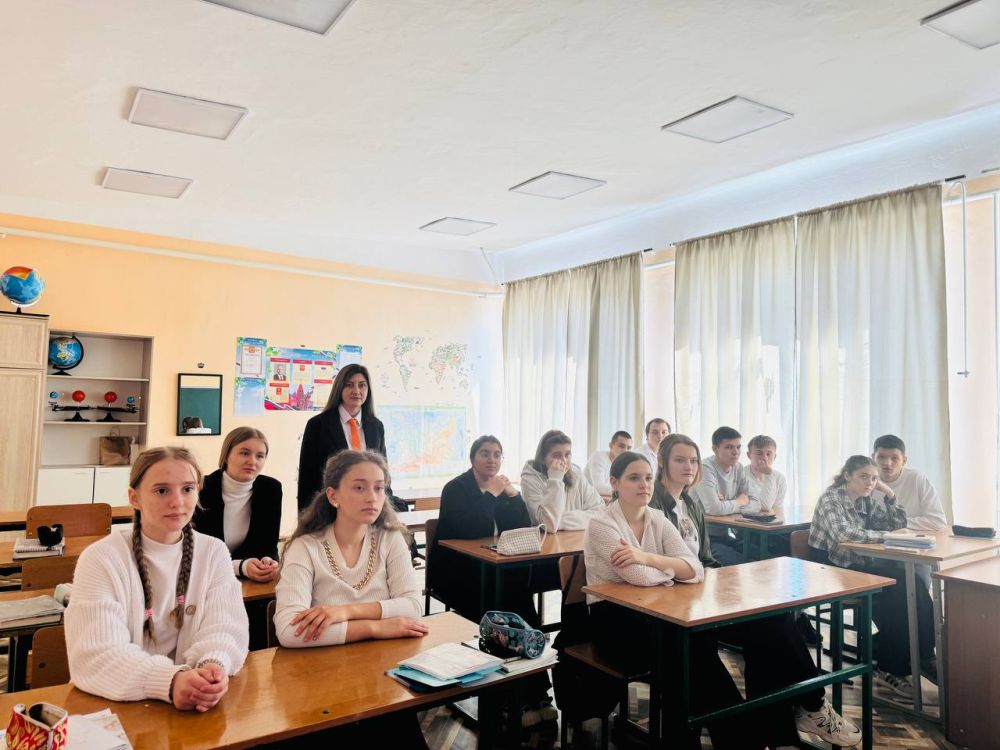 В Григорьевской школе прошел кинолекторий ко Дню памяти о геноциде советского народа
