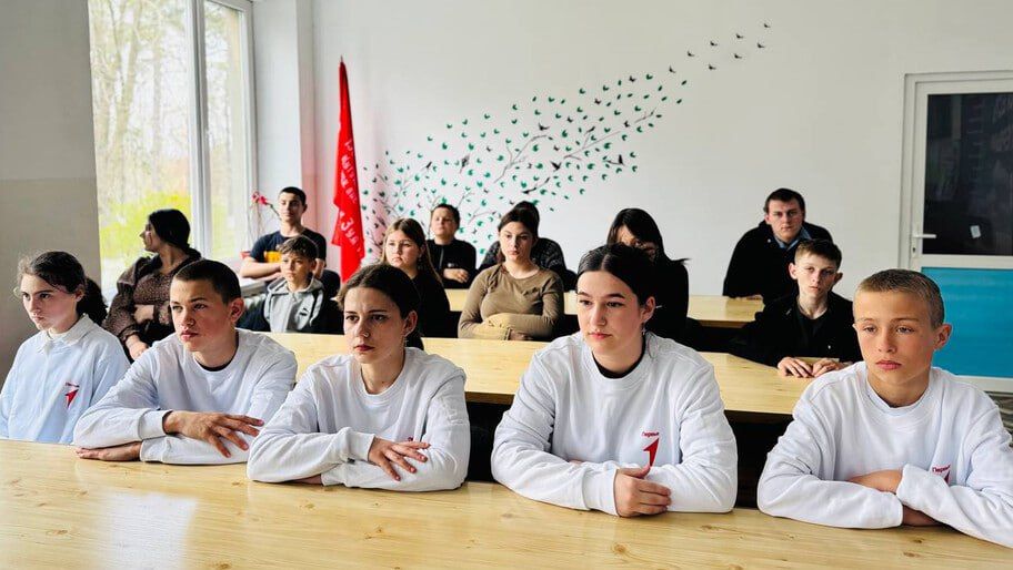 Молодежь Григорьевки приняла участие во Всероссийском телемосте «Не прервется связь поколений»