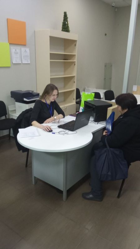 Сегодня в Каховке прошла очередная выездная консультация социального фонда для маломобильных граждан