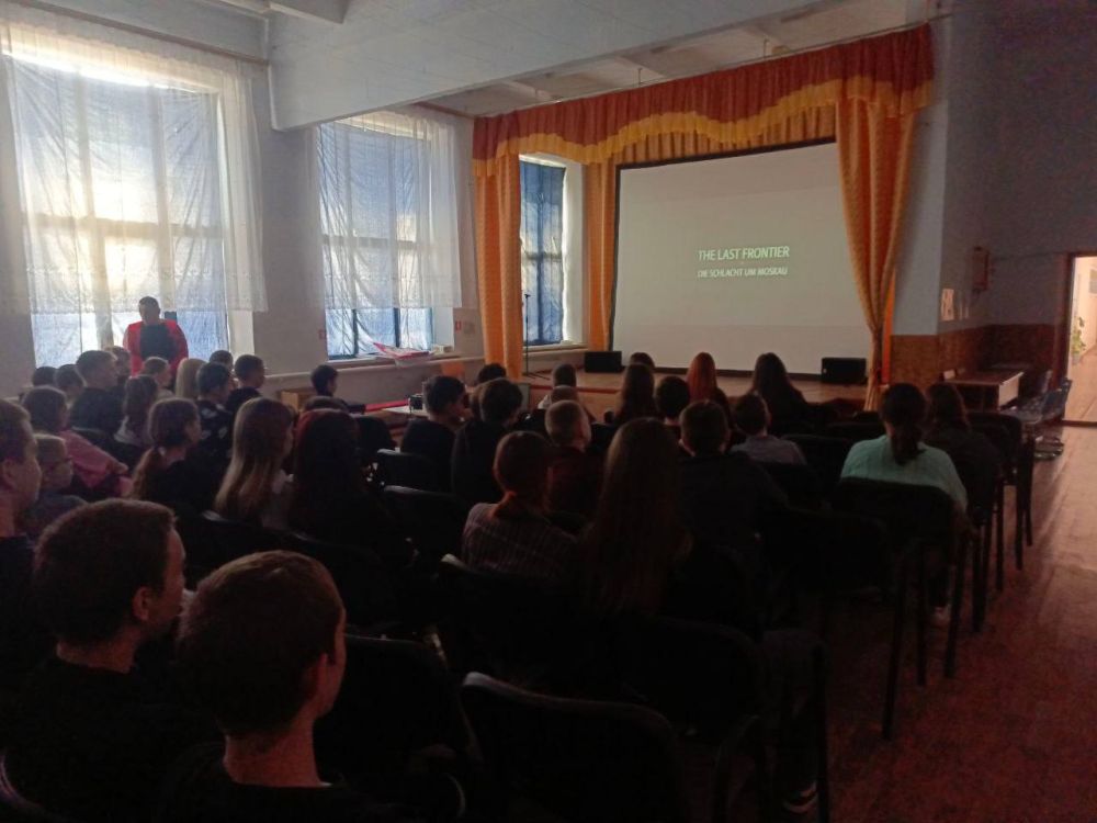 Школьники Херсонской области продолжают активно участвовать в замечательном проекте «КиноСреда», Херсонской области партии «Единая Россия»