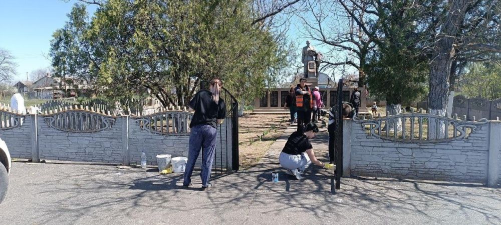 В Красноперекопском ТО прошла Всероссийская акция по уборке памятников ВОВ!