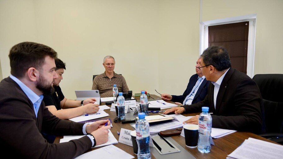 Сальдо потребовал ускорить регистрацию сельхозземель по российскому праву