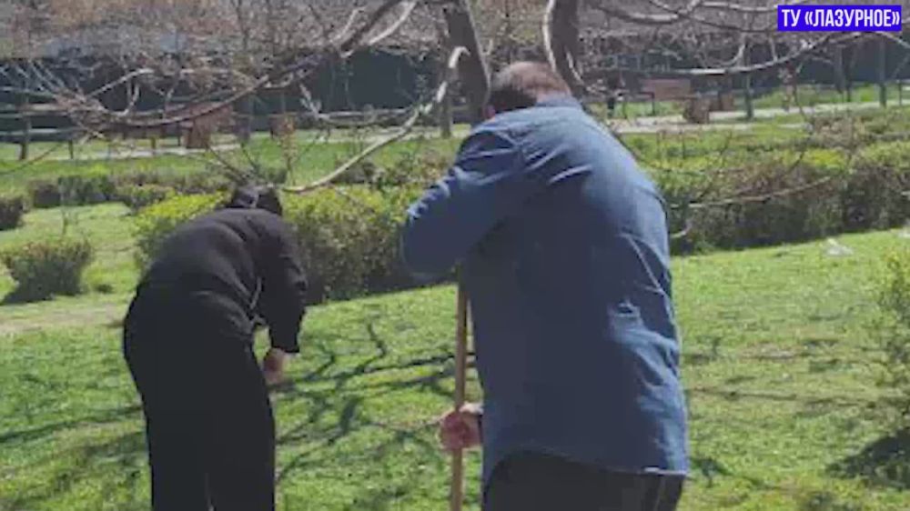 В Скадовском округе проходят субботники к 80-летию Великой Победы