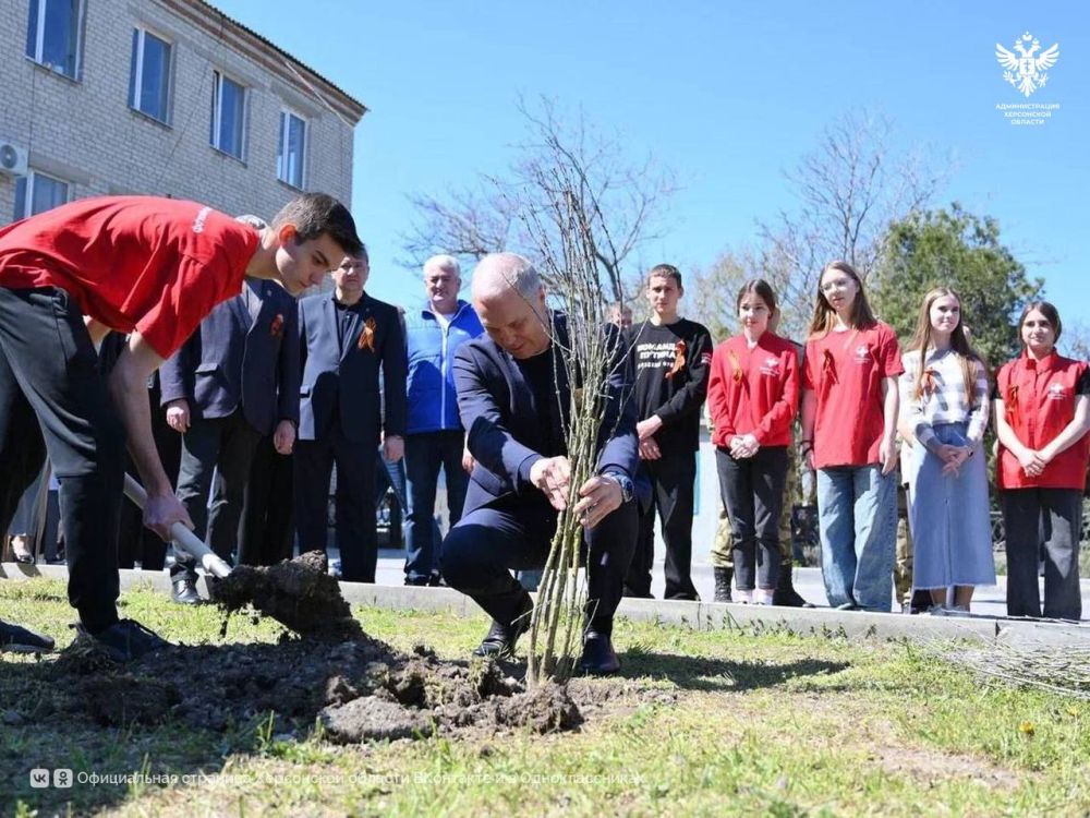Аллею в честь медиков-фронтовиков в рамках Всероссийской акции «Сад памяти» заложили на территории Генической центральной районной больницы