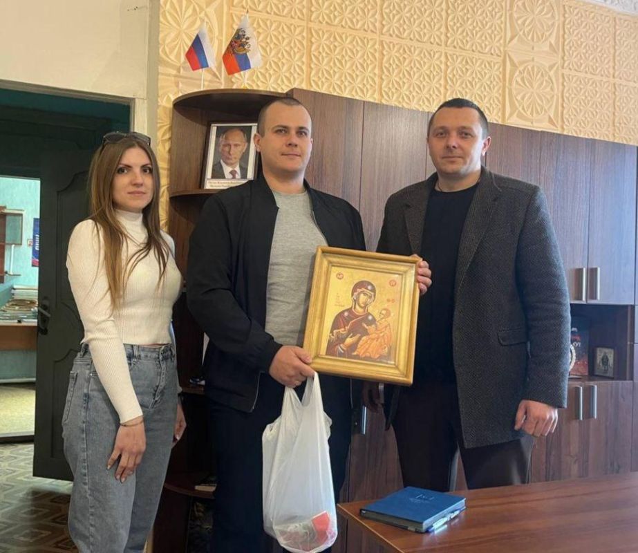 Рязанцы передали атрибутику к празднованию Дня Победы в село Рубановка