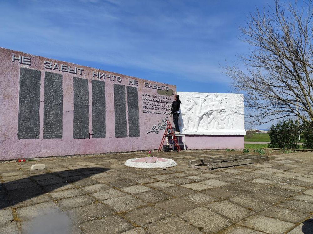 В Любимовском сельском Доме культуры и Заозерненском ТО прошли субботники