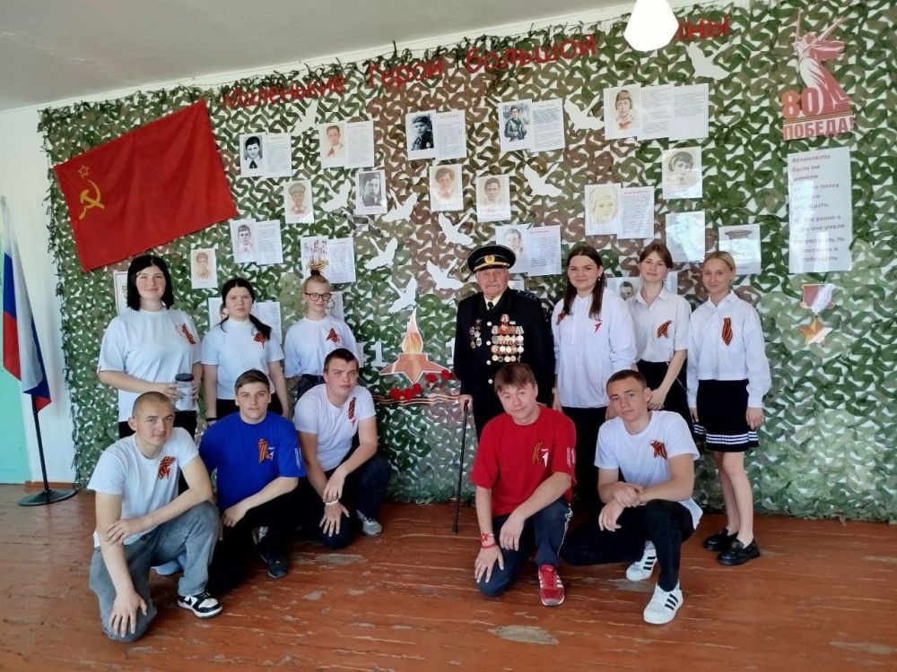 Первые Подовской школы почтили память жертв нацизма и встретились с ветераном Великой Отечественной войны