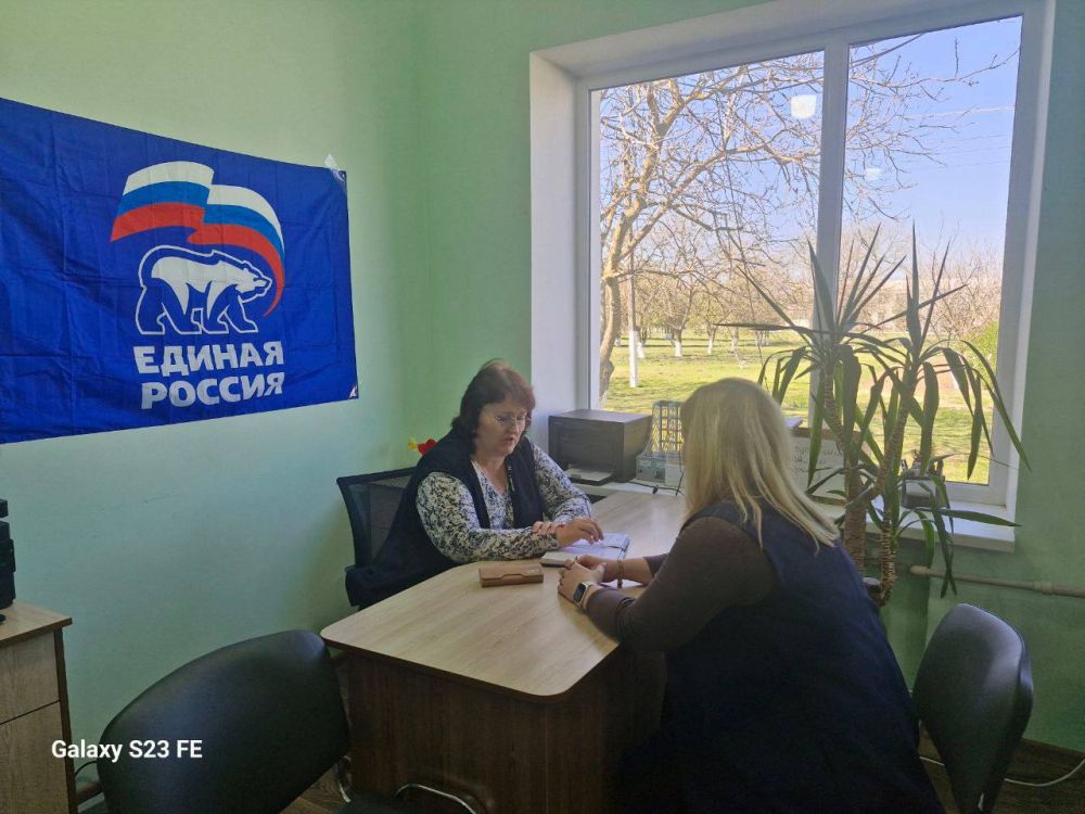 Сегодня прием граждан в селе Тавричанка проводила депутат от партии «Единая Россия» Гальченко Наталья