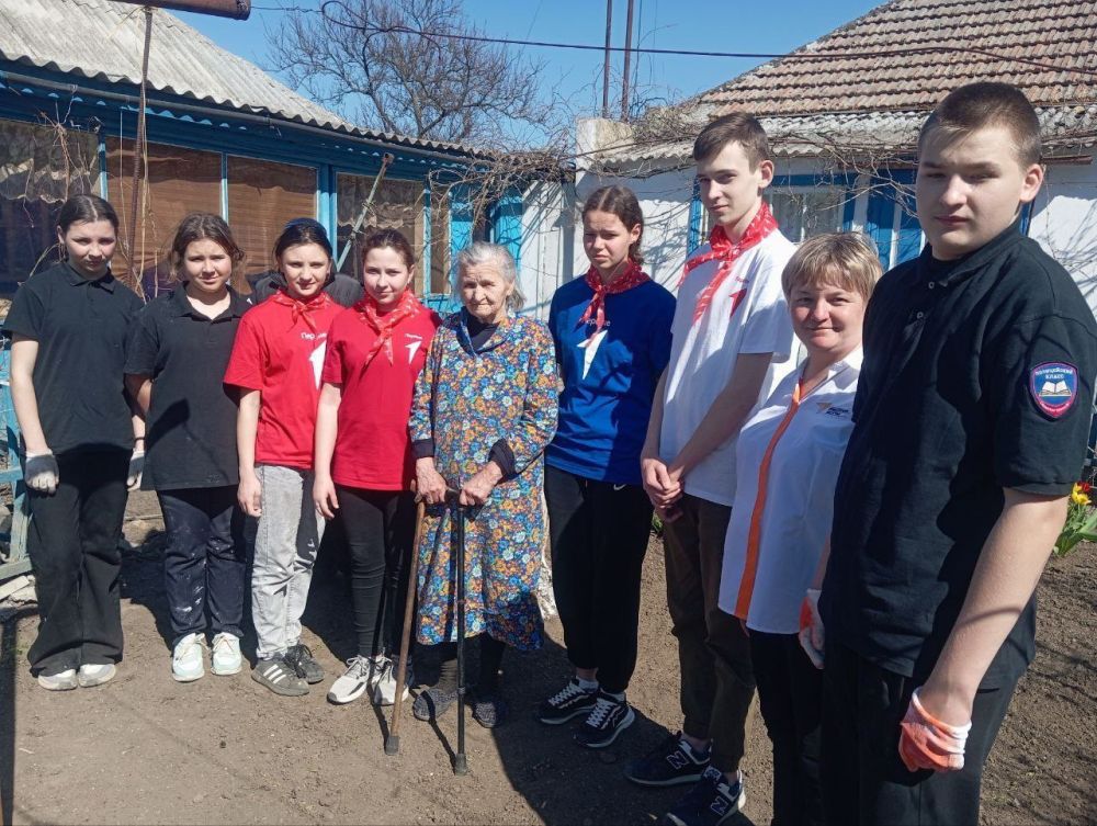 Первые Сивашской школы навестили ветерана Великой Отечественной войны