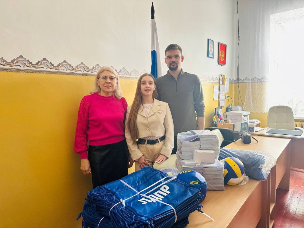 Поддержка образовательных инициатив в Верхнерогачинском муниципальном образовании: ЛДПР передала помощь школе в Михайловке