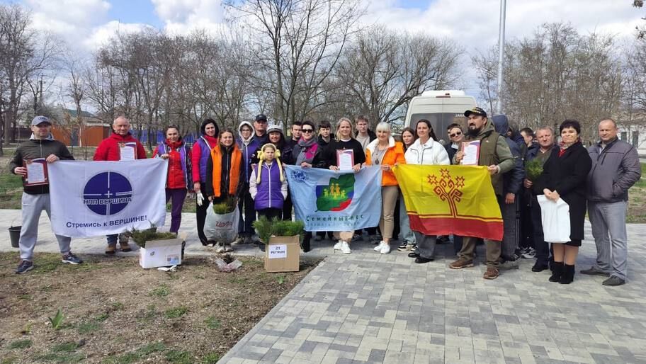 В Геническе высадили «Семейный лес» в честь юбилея Победы