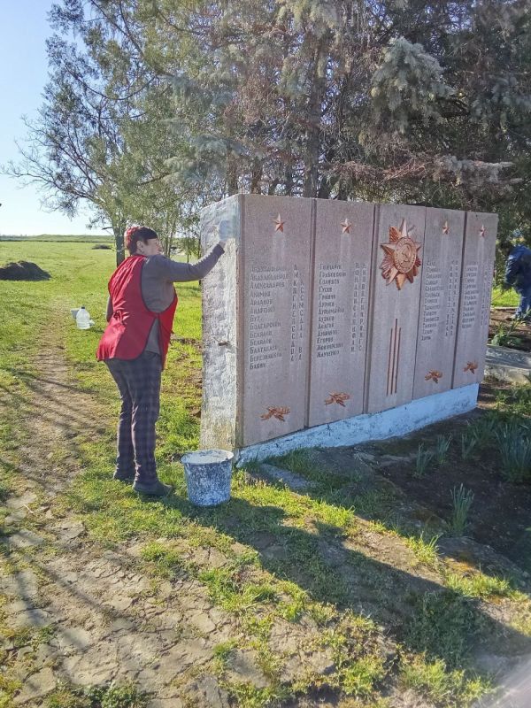 В Горностаевском муниципальном округе в преддверии празднования 80-й годовщины Великой Победы продолжаются работы по реставрации и благоустройству памятников ВОВ