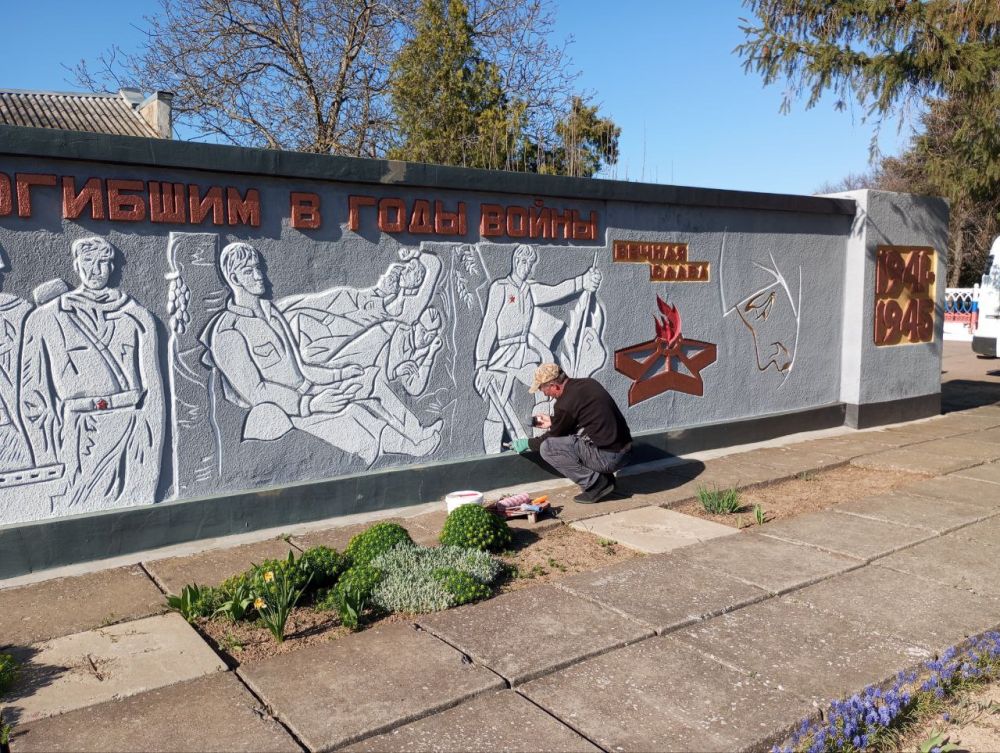 Александр Дудка: К 80-летию Победы в Благодатном привели в порядок стелу воинам ВОВ