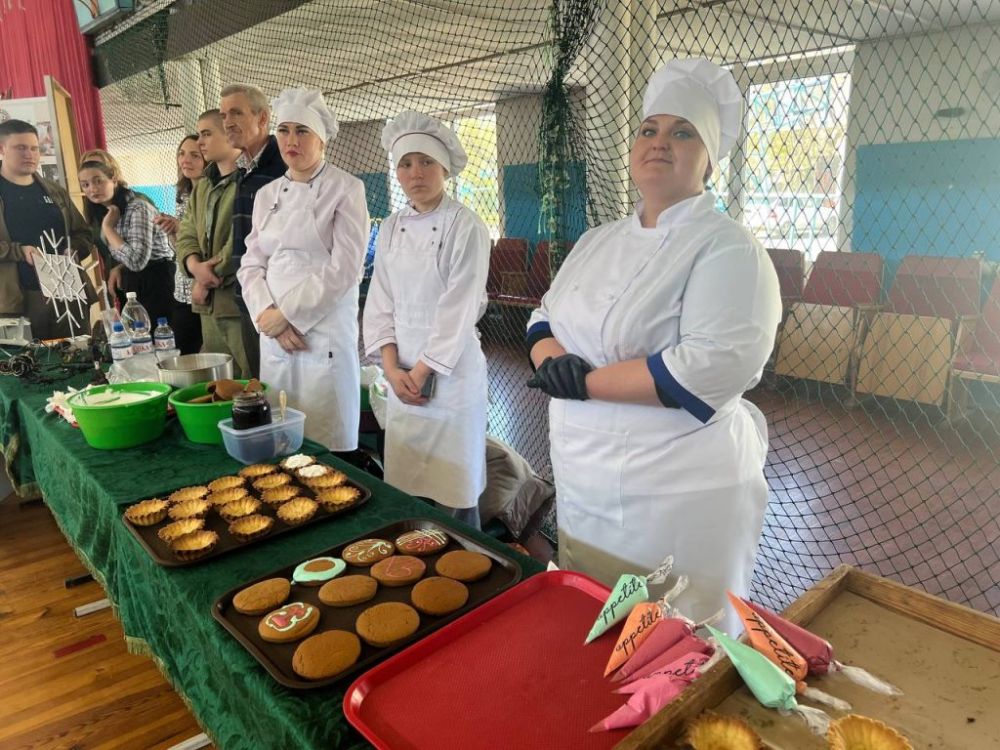В Геническе состоялся региональный этап Всероссийской ярмарки трудоустройства «Работа России. Время возможностей»