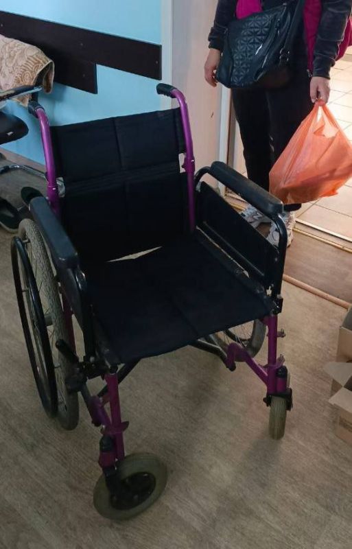 По поручению секретаря партии «Единая Россия» Алешкинского муниципального округа Руслана Хоменко инвалиду приобрели необходимое для жизни оборудование