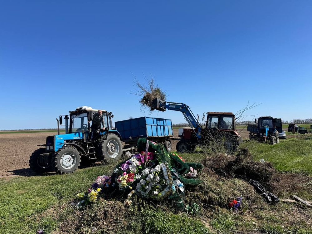 Жители Михайловки привели в порядок кладбище