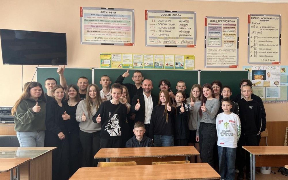 Глава Каховского МО Павел Филипчук провел открытые уроки в Архангельско-Слободской и Тавричанской школах