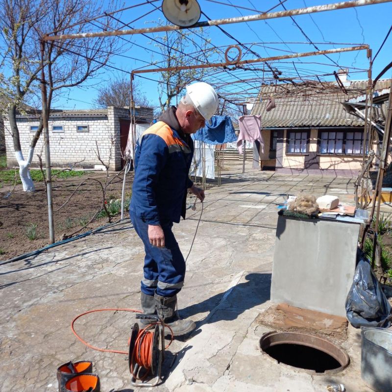 Рязанцы продолжают обслуживать систему водопровода в Чаплынке