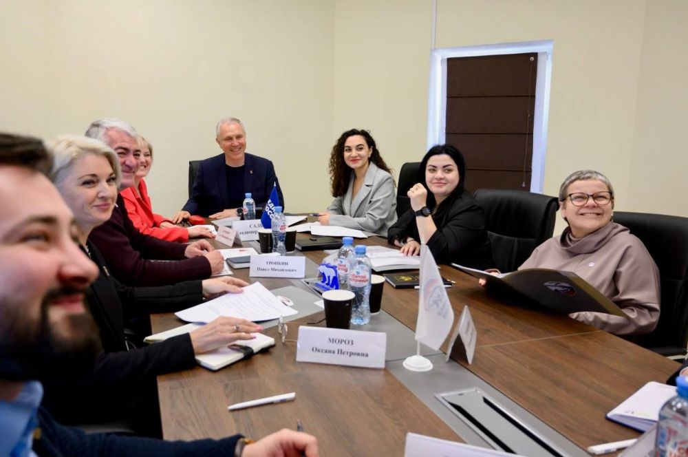 Константин Басюк - новый координатор регионального проекта "Единой России" "Историческая память", сообщил Владимир Сальдо