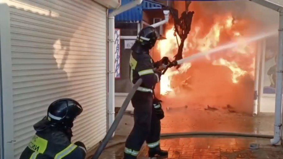 Число пострадавших при пожаре на Геническом рынке возросло до семи