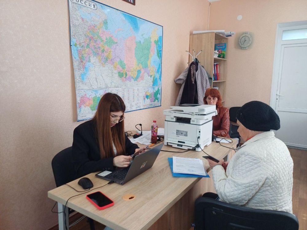 Жители Костогрызовского ТО продолжают активно пользоваться услугами мобильного офиса МФЦ