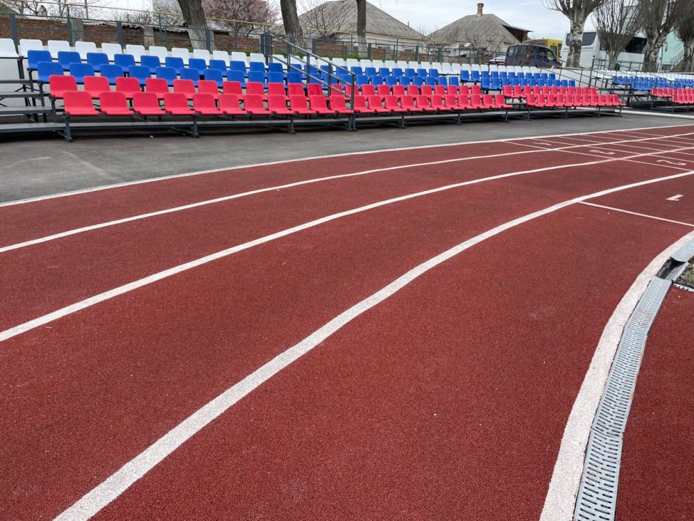 В Геническе завершился ремонт стадиона «Строитель»