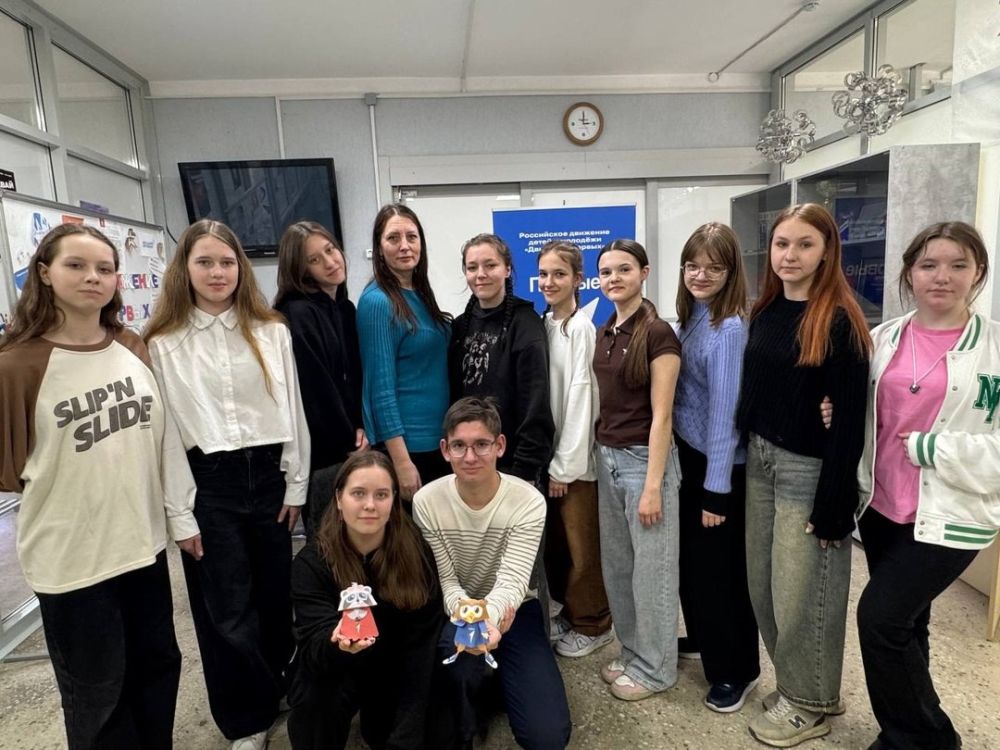 Первые Новопокровской школы подружились с барнаульскими школьниками через телемост