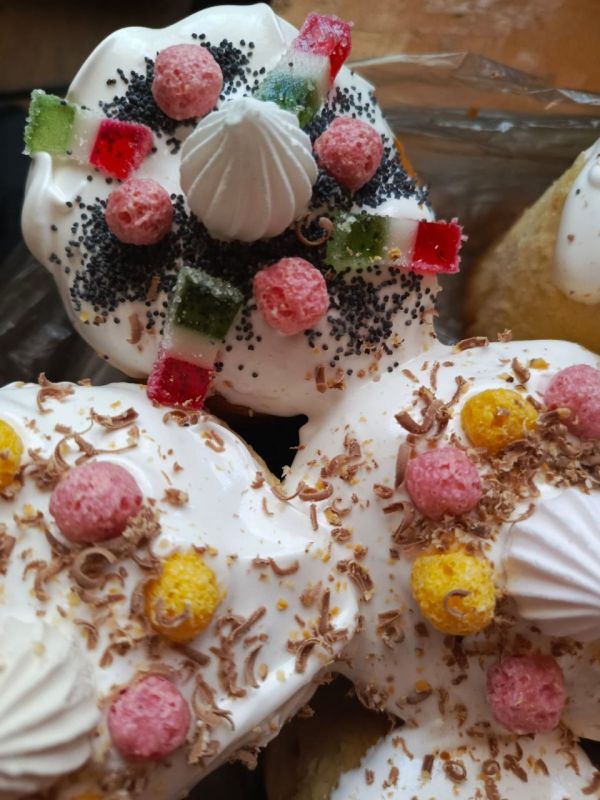 Накануне Дня Святой Пасхи наши подписчики прислали нам несколько фото своих произведений