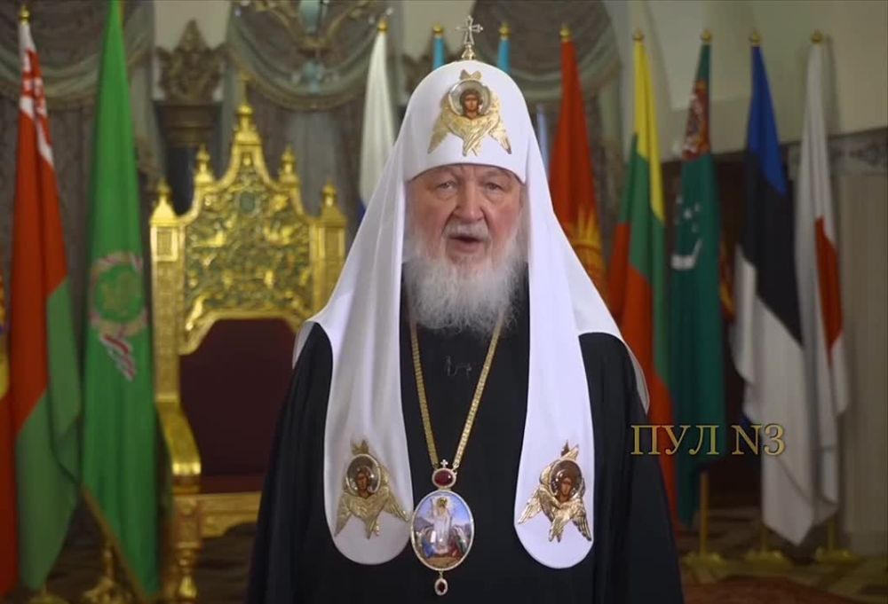 «Будем молиться и трудиться, чтобы и на просторах исторической Руси установился справедливый и прочный мир и чтобы никакие силы не смогли разрушить духовного единства народа, обретшего благодать в киевской купели Крещения»:...