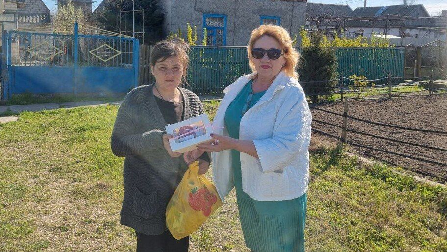 Нуждающиеся семьи из Скадовского округа получили продуктовые наборы и пасхальные подарки