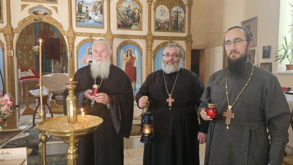 В Скадовскую епархию доставлен Благодатный огонь